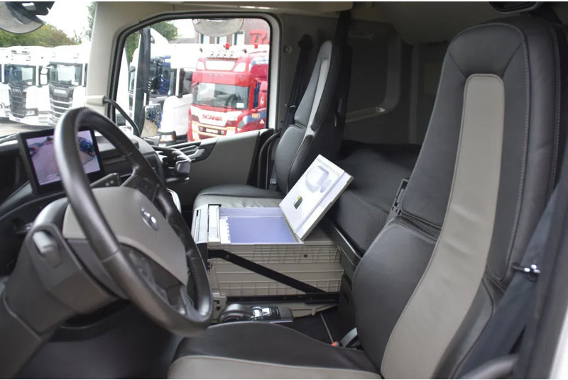 Volvo FH 500 Globe 8x2/4 - 147 TKM - PARK. AIRCO - 10 TONS FRONT AXLE - LEATHER SEATS - PTO - LED LIGHTS - TOP CONDITION - - Φορτηγό σασί: φωτογραφία 5 Volvo FH 500 Globe 8x2/4 - 147 TKM - PARK. AIRCO - 10 TONS FRONT AXLE - LEATHER SEATS - PTO - LED LIGHTS - TOP CONDITION - - Φορτηγό σασί: φωτογραφία 5