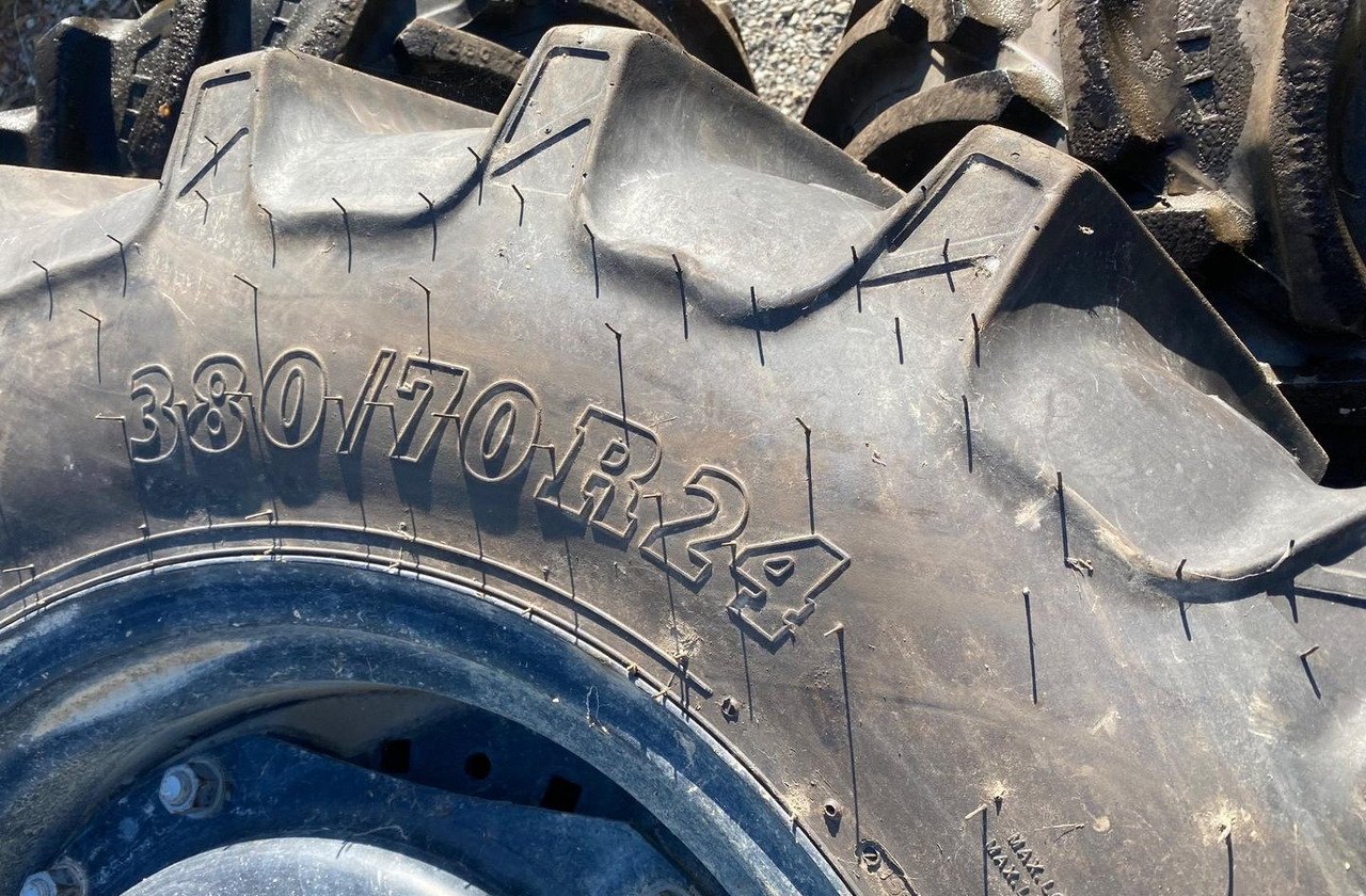 Pneumatico trattore - Πλήρης τροχός για Τρακτέρ: φωτογραφία 2 Pneumatico trattore - Πλήρης τροχός για Τρακτέρ: φωτογραφία 2