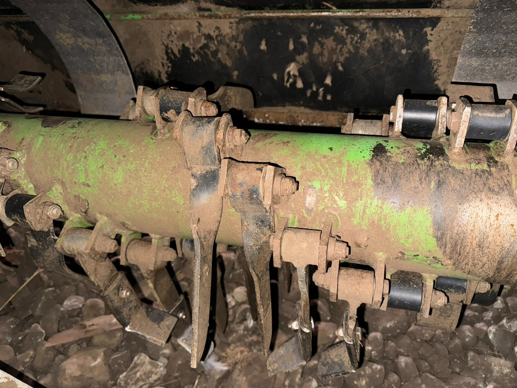 AVR Rafale Butterfly - Μηχανή συγκομιδής: φωτογραφία 3 AVR Rafale Butterfly - Μηχανή συγκομιδής: φωτογραφία 3