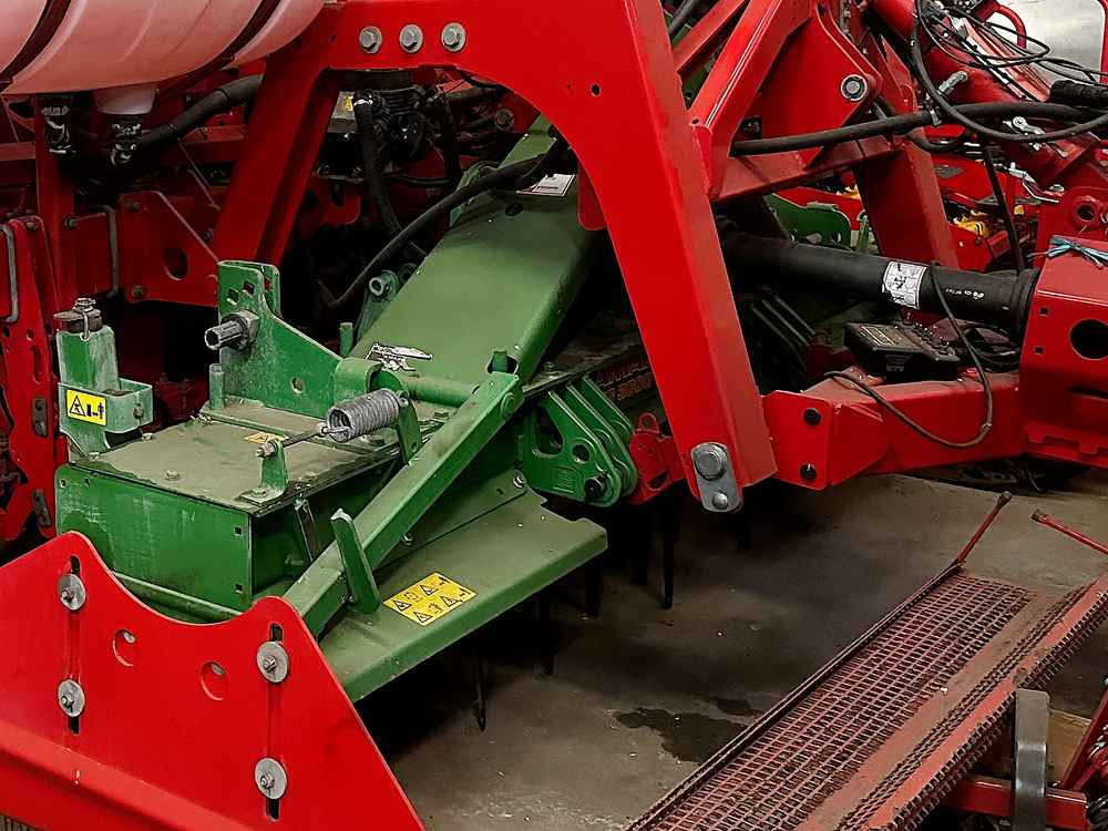 Amazone KG 3000 / AD 3000 - Μηχανή συγκομιδής: φωτογραφία 3 Amazone KG 3000 / AD 3000 - Μηχανή συγκομιδής: φωτογραφία 3