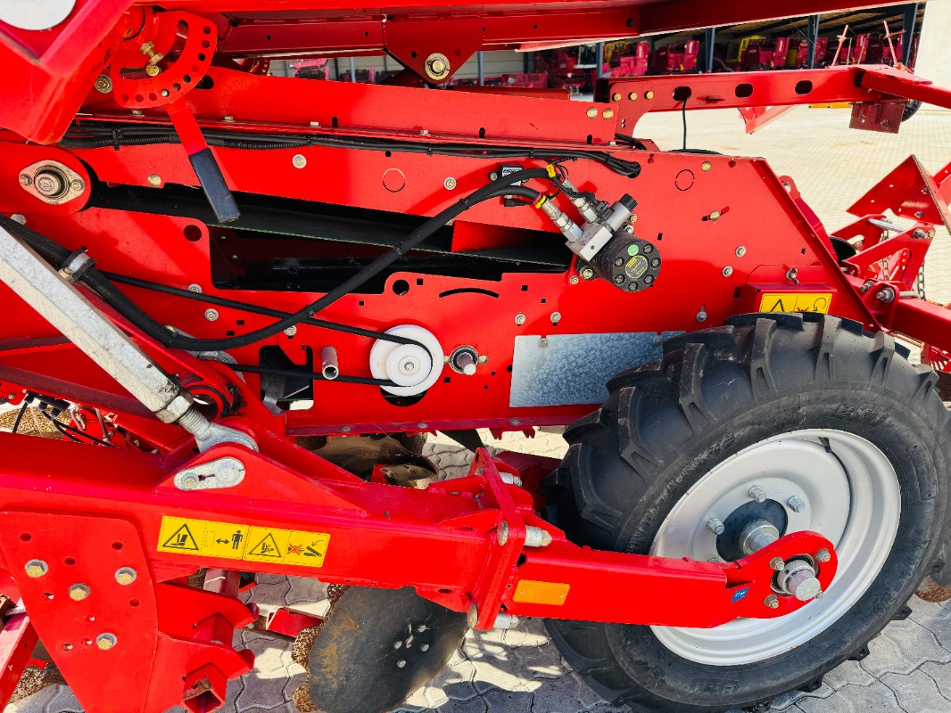 Grimme GB-215 - Μηχανή συγκομιδής: φωτογραφία 4 Grimme GB-215 - Μηχανή συγκομιδής: φωτογραφία 4