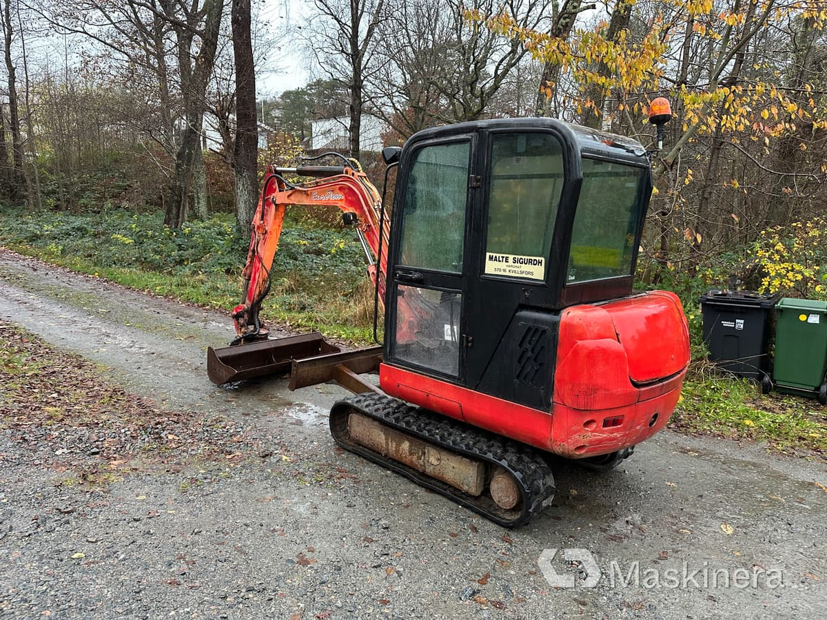 Grävmaskin EuroTom TS-27S - Ερπυστριοφόρος εκσκαφέας: φωτογραφία 3 Grävmaskin EuroTom TS-27S - Ερπυστριοφόρος εκσκαφέας: φωτογραφία 3