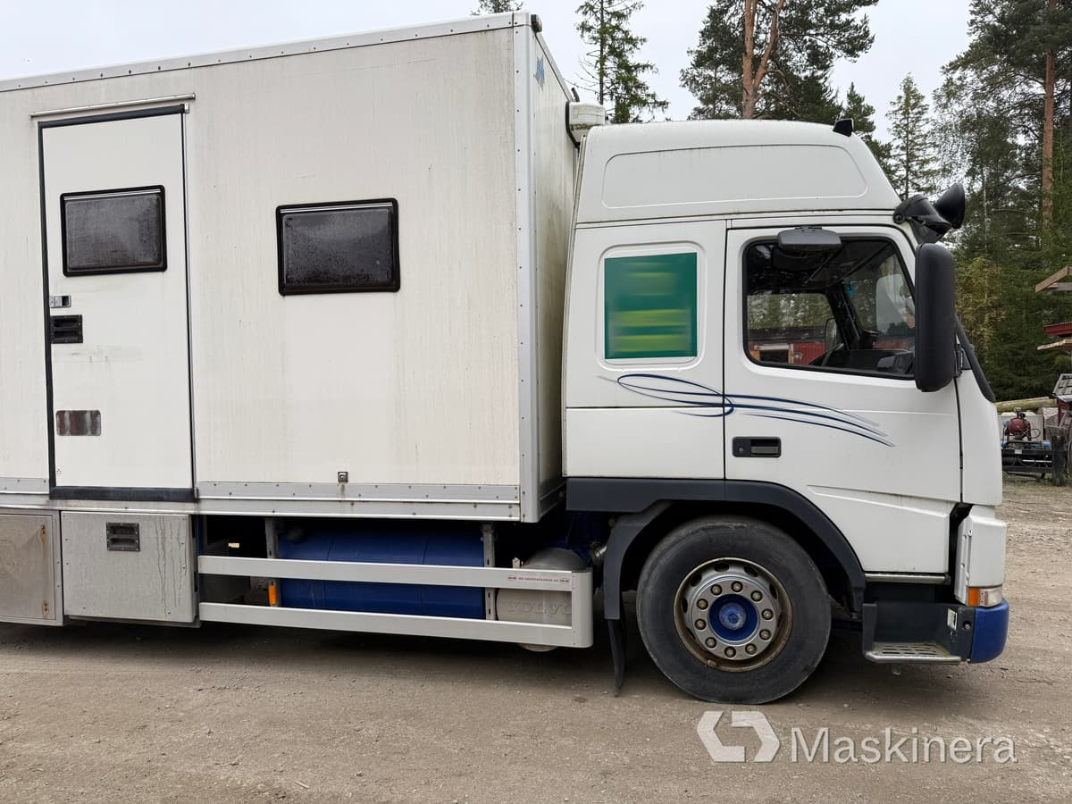 Hästlastbil Volvo FM7 4X2 - Φορτηγό μεταφοράς αλόγων: φωτογραφία 5 Hästlastbil Volvo FM7 4X2 - Φορτηγό μεταφοράς αλόγων: φωτογραφία 5