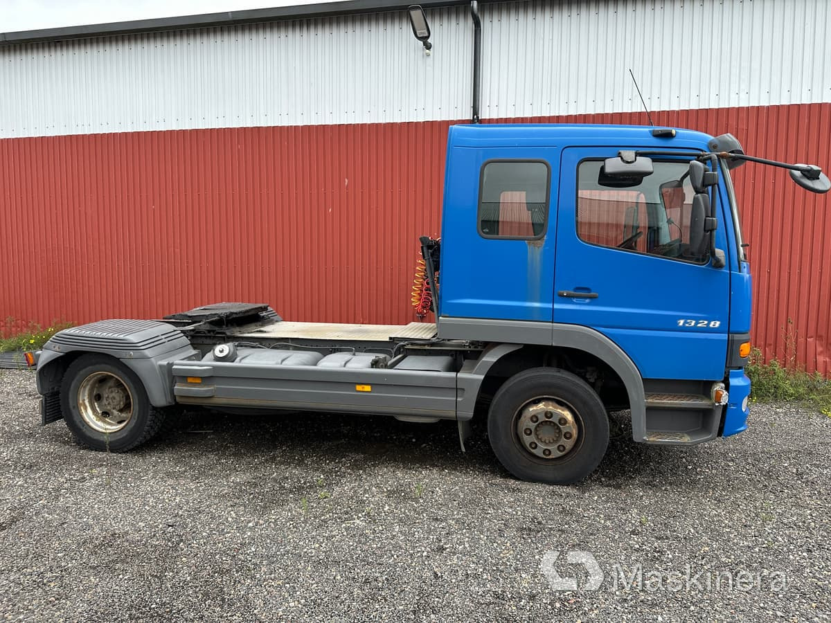 Lastbil Mercedes-Benz Atego 1328 LS 4X - Τράκτορας: φωτογραφία 2 Lastbil Mercedes-Benz Atego 1328 LS 4X - Τράκτορας: φωτογραφία 2