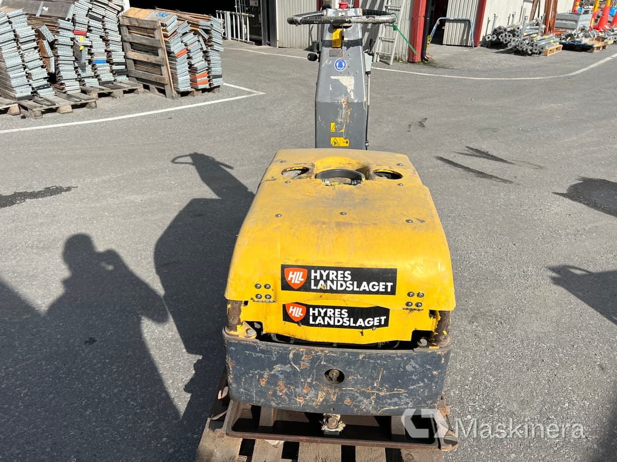 Markvibrator Atlas Copco LH700 - Δονητική πλάκα: φωτογραφία 2 Markvibrator Atlas Copco LH700 - Δονητική πλάκα: φωτογραφία 2