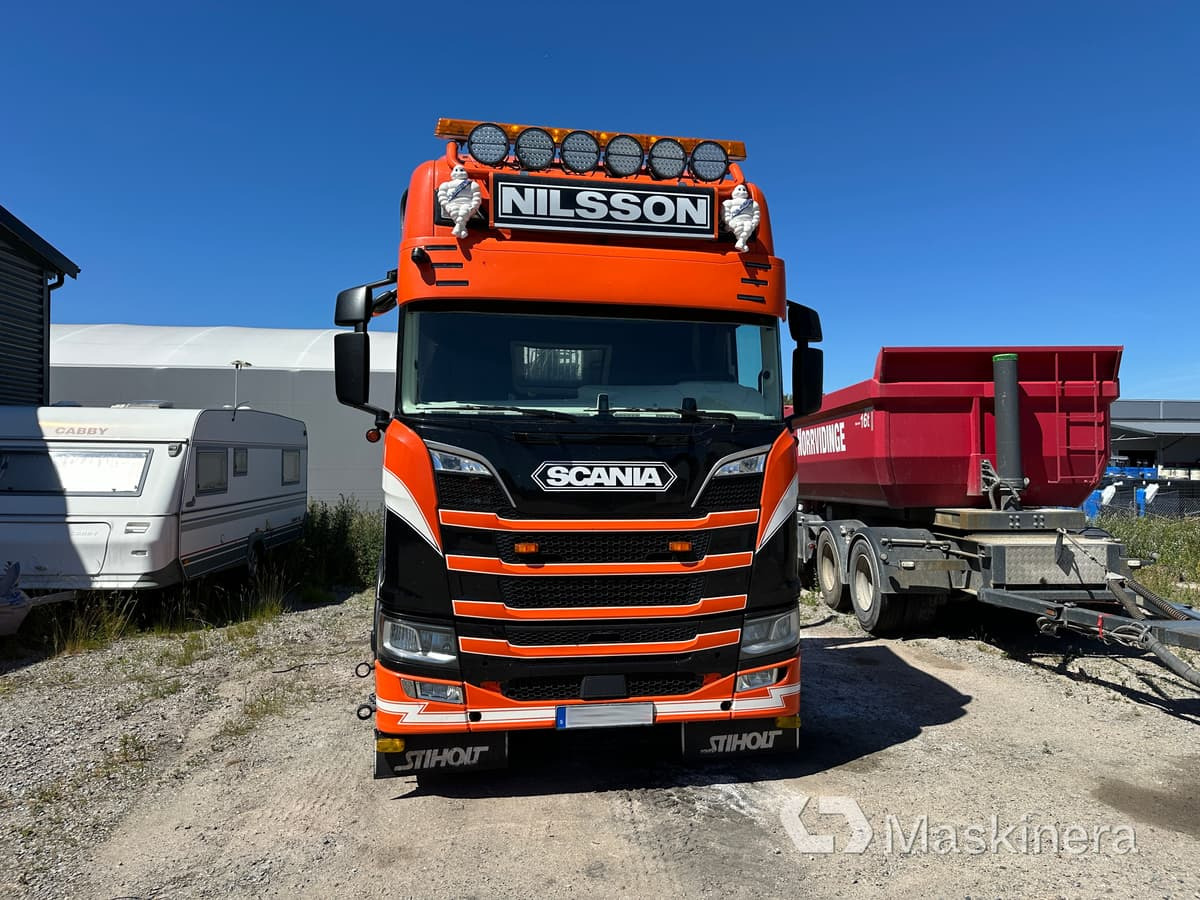 Timmerbil Scania R650B 6X4 NB + Släp - Φορτηγό ξυλείας: φωτογραφία 2 Timmerbil Scania R650B 6X4 NB + Släp - Φορτηγό ξυλείας: φωτογραφία 2