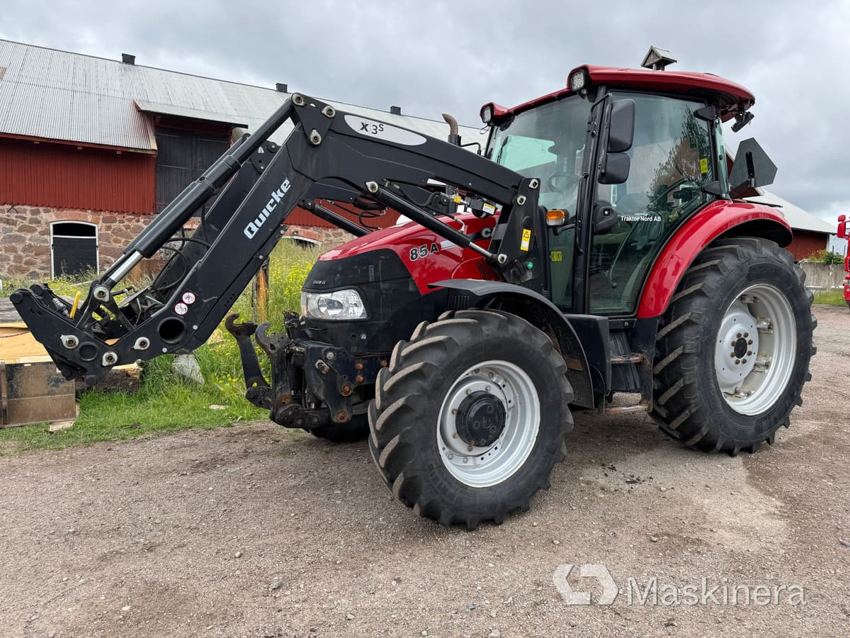 Traktor Case Farmall 85A med lastare - Τρακτέρ: φωτογραφία 1 Traktor Case Farmall 85A med lastare - Τρακτέρ: φωτογραφία 1