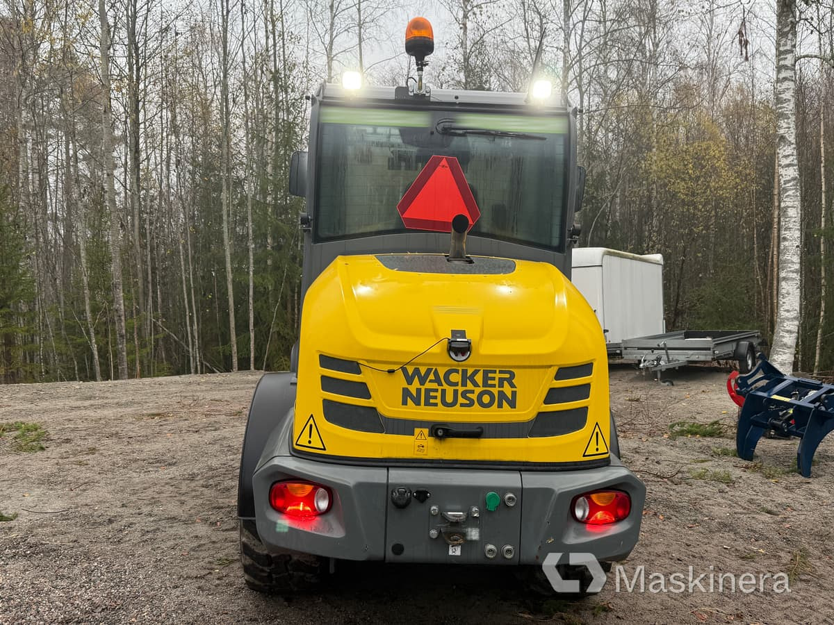 Wacker Neuson WL52 RL50 Hjullastare Wacker Neuson WL52 med Vagn och många redskap - Ελαστιχοφόρος φορτωτής: φωτογραφία 4 Wacker Neuson WL52 RL50 Hjullastare Wacker Neuson WL52 med Vagn och många redskap - Ελαστιχοφόρος φορτωτής: φωτογραφία 4