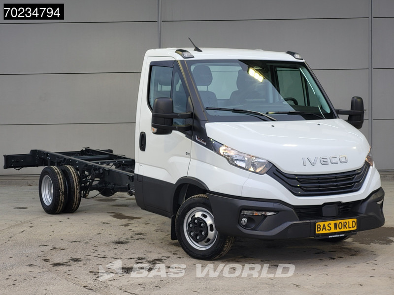 Iveco Daily 35C18 3.0L Automaat Dubbellucht 2025 model 410WB ACC Camera Airco Navi Chassis Cabine Fahrgestell Airco - Ελαφρύ επαγγελματικό: φωτογραφία 2 Iveco Daily 35C18 3.0L Automaat Dubbellucht 2025 model 410WB ACC Camera Airco Navi Chassis Cabine Fahrgestell Airco - Ελαφρύ επαγγελματικό: φωτογραφία 2