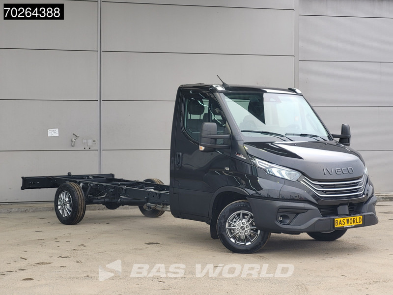 Iveco Daily 35S18 Automaat 410WB Chassis Cabine LED Navi ACC Camera Fahrgestell Airco - Ελαφρύ επαγγελματικό: φωτογραφία 3 Iveco Daily 35S18 Automaat 410WB Chassis Cabine LED Navi ACC Camera Fahrgestell Airco - Ελαφρύ επαγγελματικό: φωτογραφία 3