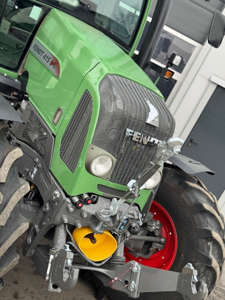 Fendt 415 Vario TMS - Τρακτέρ: φωτογραφία 4 Fendt 415 Vario TMS - Τρακτέρ: φωτογραφία 4