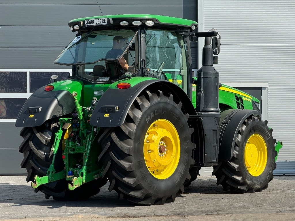 John Deere 8400 R - Τρακτέρ: φωτογραφία 5 John Deere 8400 R - Τρακτέρ: φωτογραφία 5