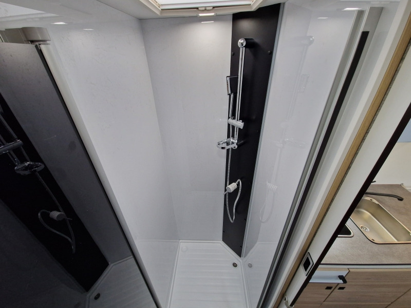 Chausson 640 First Line Ford - Ημιενιαίο αυτοκινούμενο: φωτογραφία 4 Chausson 640 First Line Ford - Ημιενιαίο αυτοκινούμενο: φωτογραφία 4