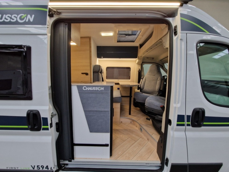 Chausson First Line V594L - Αυτοκινούμενο βαν: φωτογραφία 3 Chausson First Line V594L - Αυτοκινούμενο βαν: φωτογραφία 3