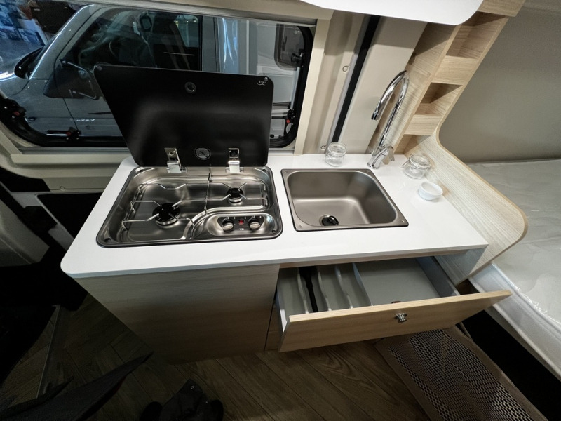 Chausson V594S First Line - Αυτοκινούμενο βαν: φωτογραφία 5 Chausson V594S First Line - Αυτοκινούμενο βαν: φωτογραφία 5