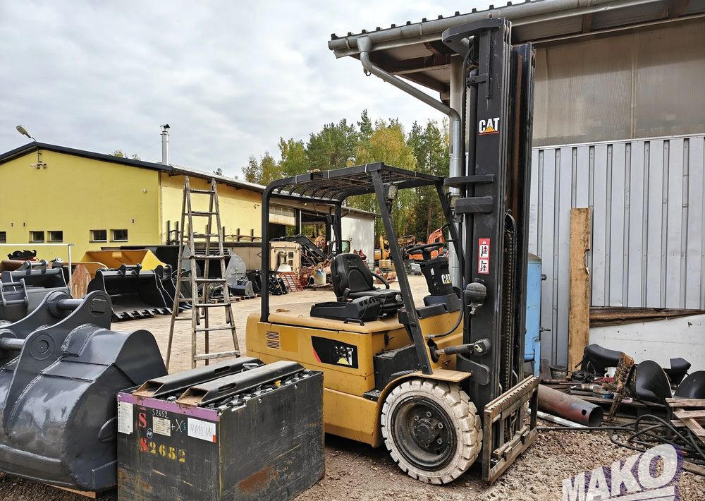 Caterpillar EP35K-PAC - Ηλεκτροκίνητο περονοφόρο: φωτογραφία 2 Caterpillar EP35K-PAC - Ηλεκτροκίνητο περονοφόρο: φωτογραφία 2