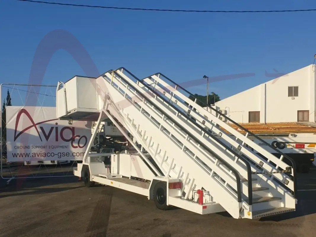 FMC EUROSTEP - Σκάλα επιβατών: φωτογραφία 2 FMC EUROSTEP - Σκάλα επιβατών: φωτογραφία 2