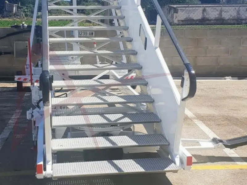 HUNERT 5.17-01 - Σκάλα επιβατών: φωτογραφία 3 HUNERT 5.17-01 - Σκάλα επιβατών: φωτογραφία 3