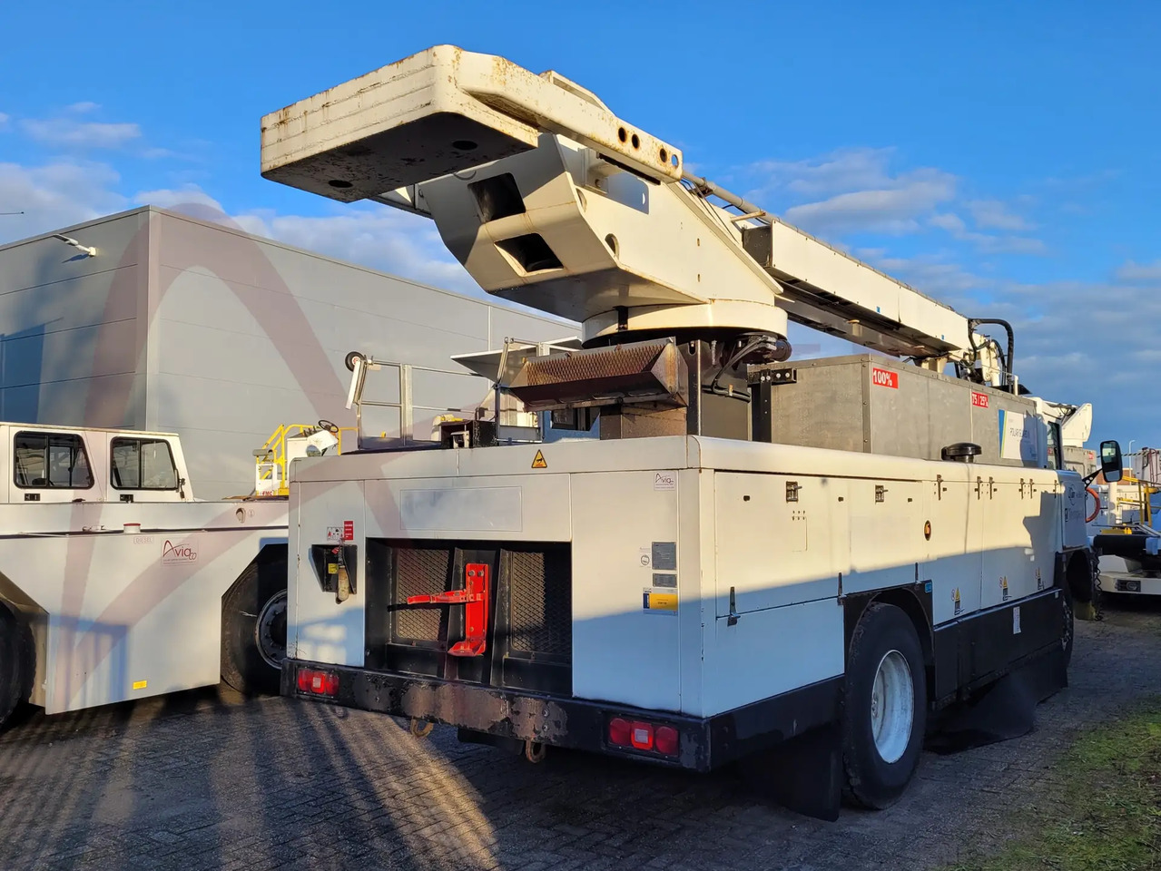 JBT TEMPEST 2 - Όχημα αποπάγωσης αεροσκαφών: φωτογραφία 3 JBT TEMPEST 2 - Όχημα αποπάγωσης αεροσκαφών: φωτογραφία 3