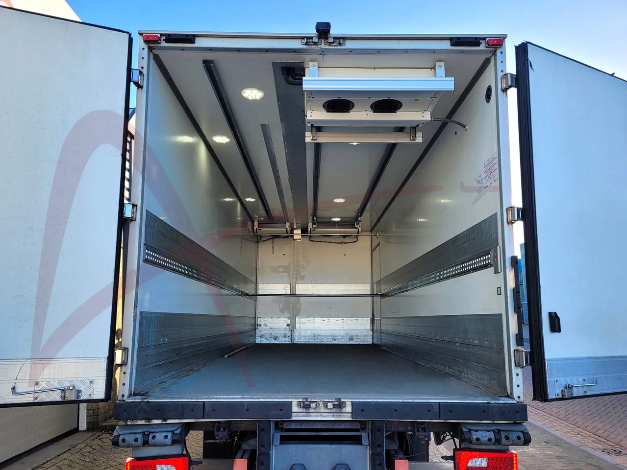 SCANIA SCANIA P250 - Φορτηγό ψυγείο: φωτογραφία 3 SCANIA SCANIA P250 - Φορτηγό ψυγείο: φωτογραφία 3