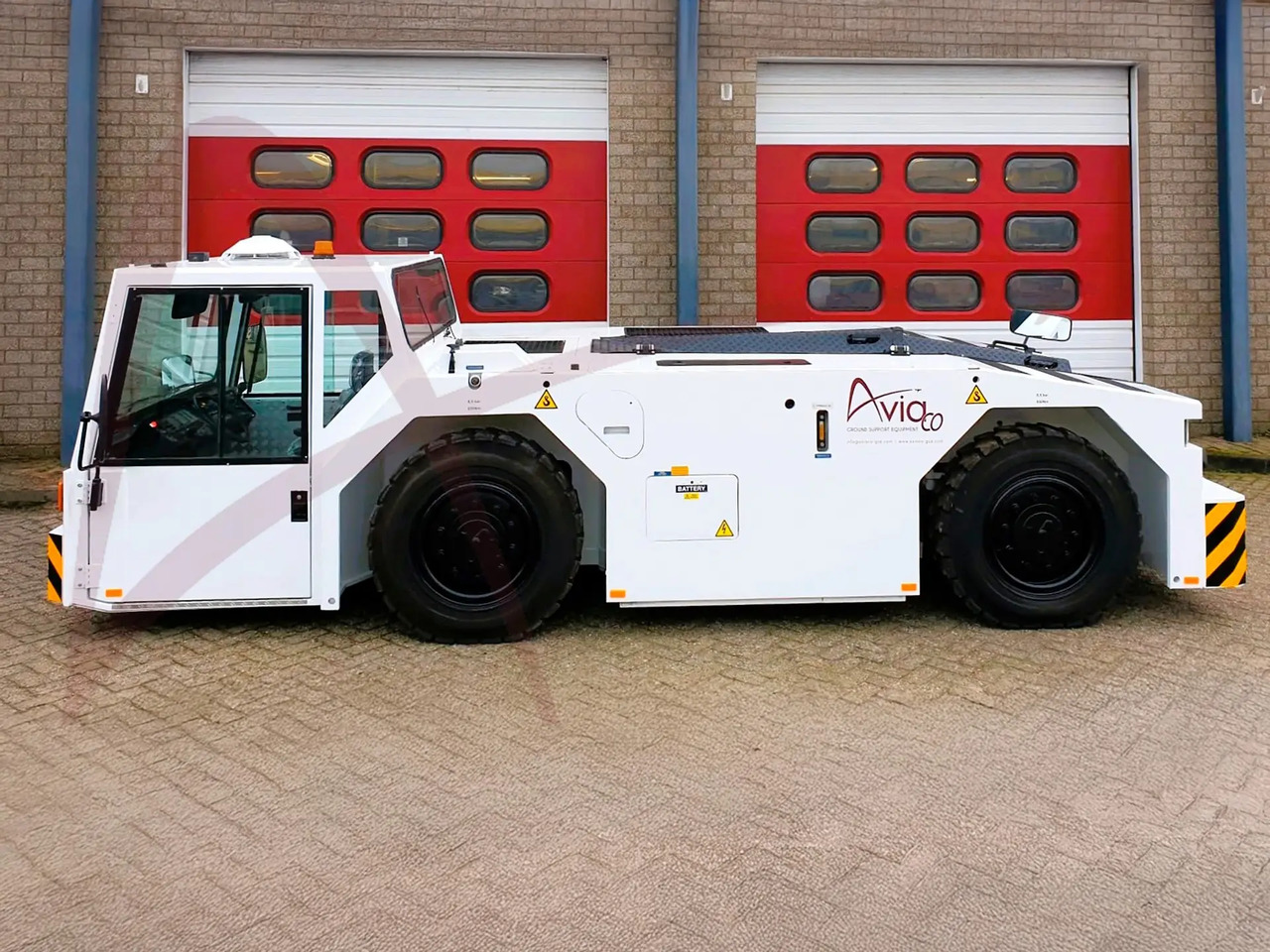 SCHOPF F110 - Ελκυστήρας αεροσκαφών: φωτογραφία 2 SCHOPF F110 - Ελκυστήρας αεροσκαφών: φωτογραφία 2