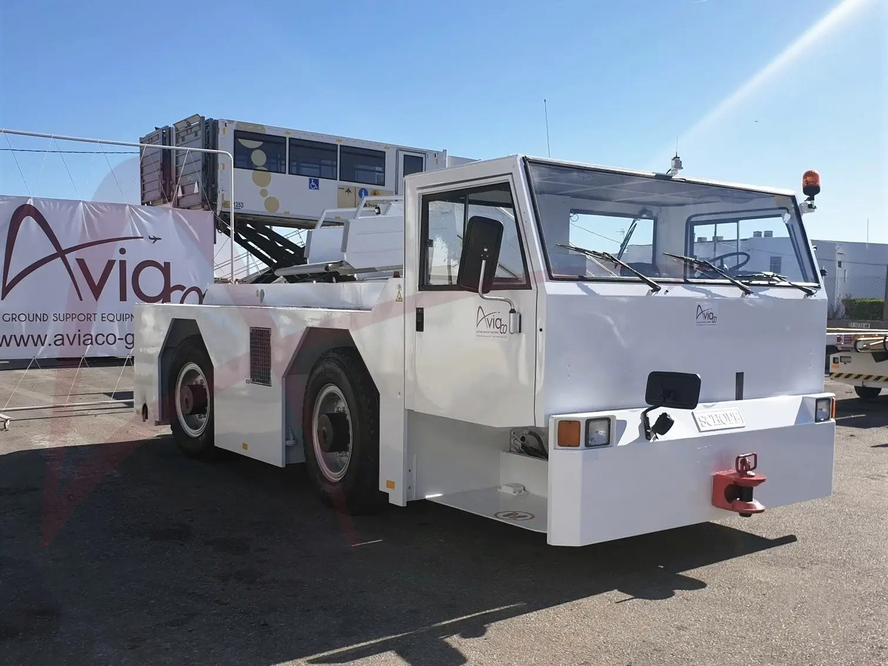 SCHOPF F180 - Ελκυστήρας αεροσκαφών: φωτογραφία 1 SCHOPF F180 - Ελκυστήρας αεροσκαφών: φωτογραφία 1