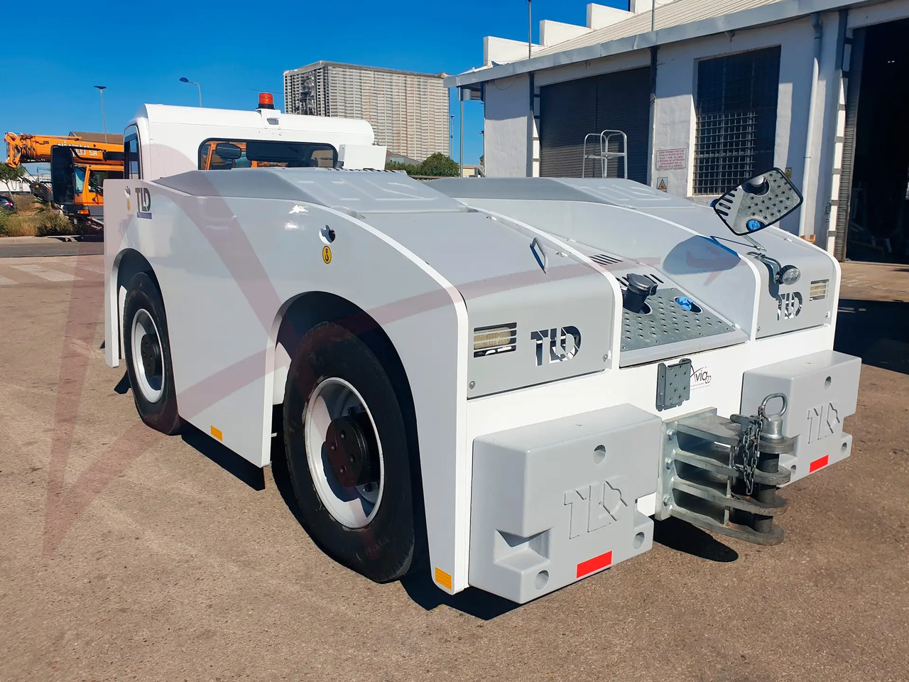 TLD TMX 350-28 - Ελκυστήρας αεροσκαφών: φωτογραφία 3 TLD TMX 350-28 - Ελκυστήρας αεροσκαφών: φωτογραφία 3