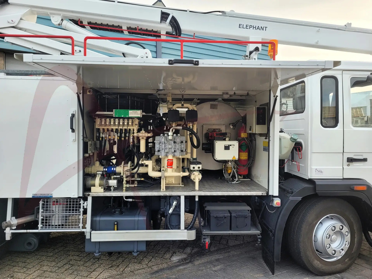 VESTERGAARD ELEPHANT MY - Όχημα αποπάγωσης αεροσκαφών: φωτογραφία 3 VESTERGAARD ELEPHANT MY - Όχημα αποπάγωσης αεροσκαφών: φωτογραφία 3