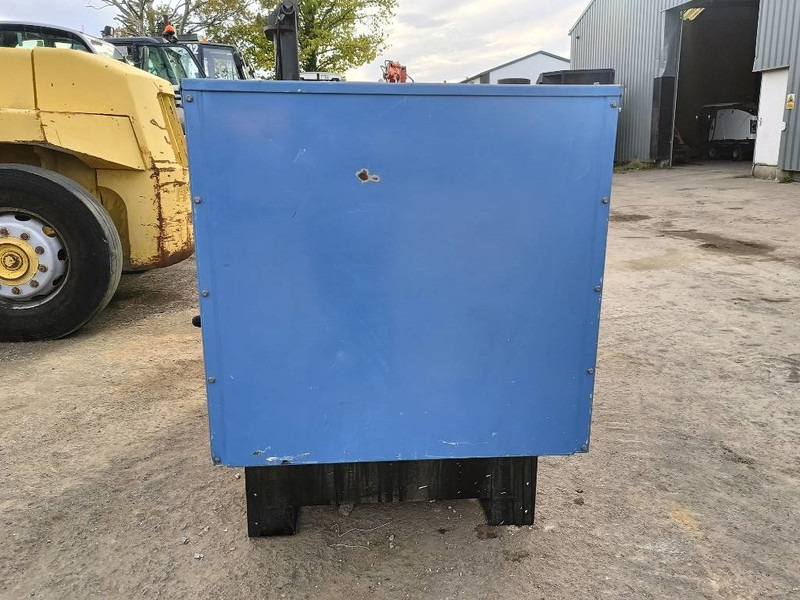 SDMO J 44 K 44kva 64 A 35 kw generator aggregaat silent - Βιομηχανική γεννήτρια: φωτογραφία 5 SDMO J 44 K 44kva 64 A 35 kw generator aggregaat silent - Βιομηχανική γεννήτρια: φωτογραφία 5