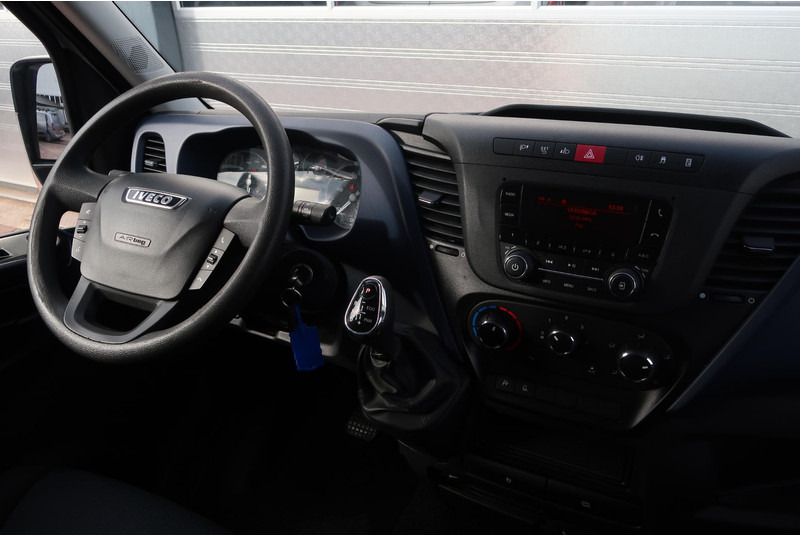Iveco Daily 35S14V 300 L1H1 AUT/ 3,5t/ CAM/ CRUISE/ TREKHAAK/ AIRCO/ ETC - Βαν: φωτογραφία 2 Iveco Daily 35S14V 300 L1H1 AUT/ 3,5t/ CAM/ CRUISE/ TREKHAAK/ AIRCO/ ETC - Βαν: φωτογραφία 2