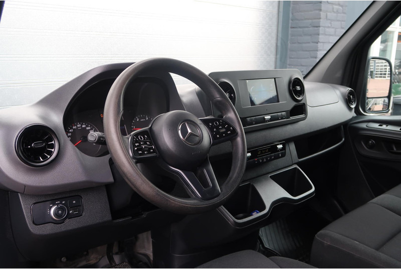 Mercedes-Benz Sprinter 316 2.2 CDI L1H1 RWD AUT/ CAMERA/ LED/ MBUX/ CRUISE/ CLIMA/ TREKHAAK - Μικρό βαν: φωτογραφία 2 Mercedes-Benz Sprinter 316 2.2 CDI L1H1 RWD AUT/ CAMERA/ LED/ MBUX/ CRUISE/ CLIMA/ TREKHAAK - Μικρό βαν: φωτογραφία 2