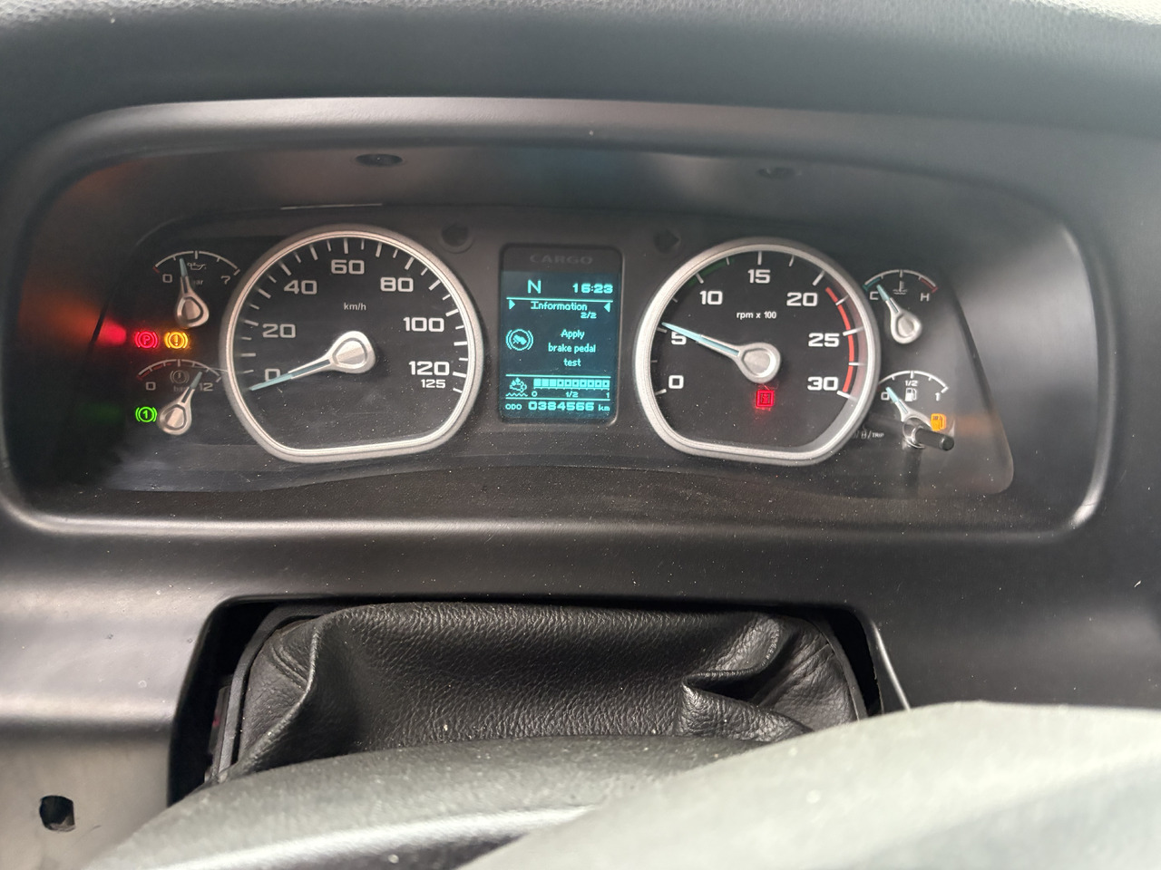 FORD 18.480 EURO6 automatic 4x2 300.000km 2unite - Τράκτορας: φωτογραφία 4 FORD 18.480 EURO6 automatic 4x2 300.000km 2unite - Τράκτορας: φωτογραφία 4