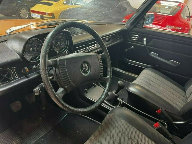 MERCEDES-BENZ 200 D/8 W115... - Λιμουζίνα/ Sedan: φωτογραφία 5 MERCEDES-BENZ 200 D/8 W115... - Λιμουζίνα/ Sedan: φωτογραφία 5