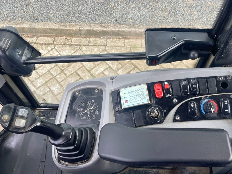 Ελαστιχοφόρος φορτωτής Cat 906 M   2018: φωτογραφία 13