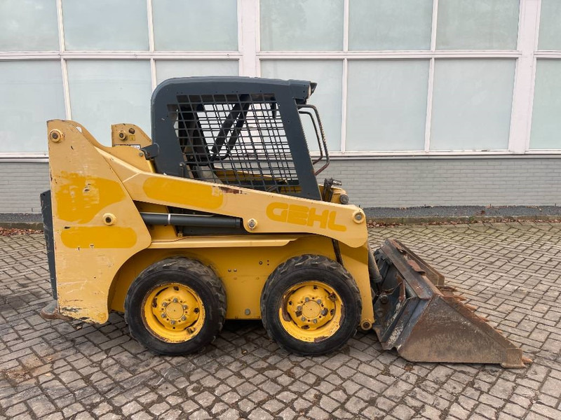 Gehl 3840 E 2015 - Φορτωτής πλάγιας ολίσθησης: φωτογραφία 5 Gehl 3840 E 2015 - Φορτωτής πλάγιας ολίσθησης: φωτογραφία 5