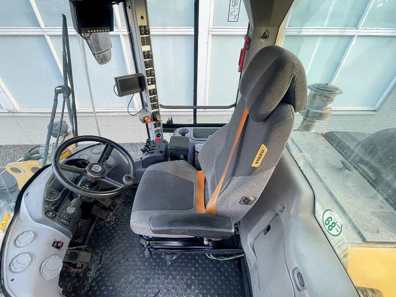 Ελαστιχοφόρος φορτωτής Volvo L 60 H (ONLY 5667H): φωτογραφία 8