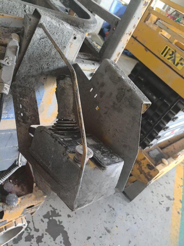 XCMG GTJZ1212 12m used lifting work table scissor lift price - Ψαλιδωτό ανυψωτικό: φωτογραφία 3 XCMG GTJZ1212 12m used lifting work table scissor lift price - Ψαλιδωτό ανυψωτικό: φωτογραφία 3