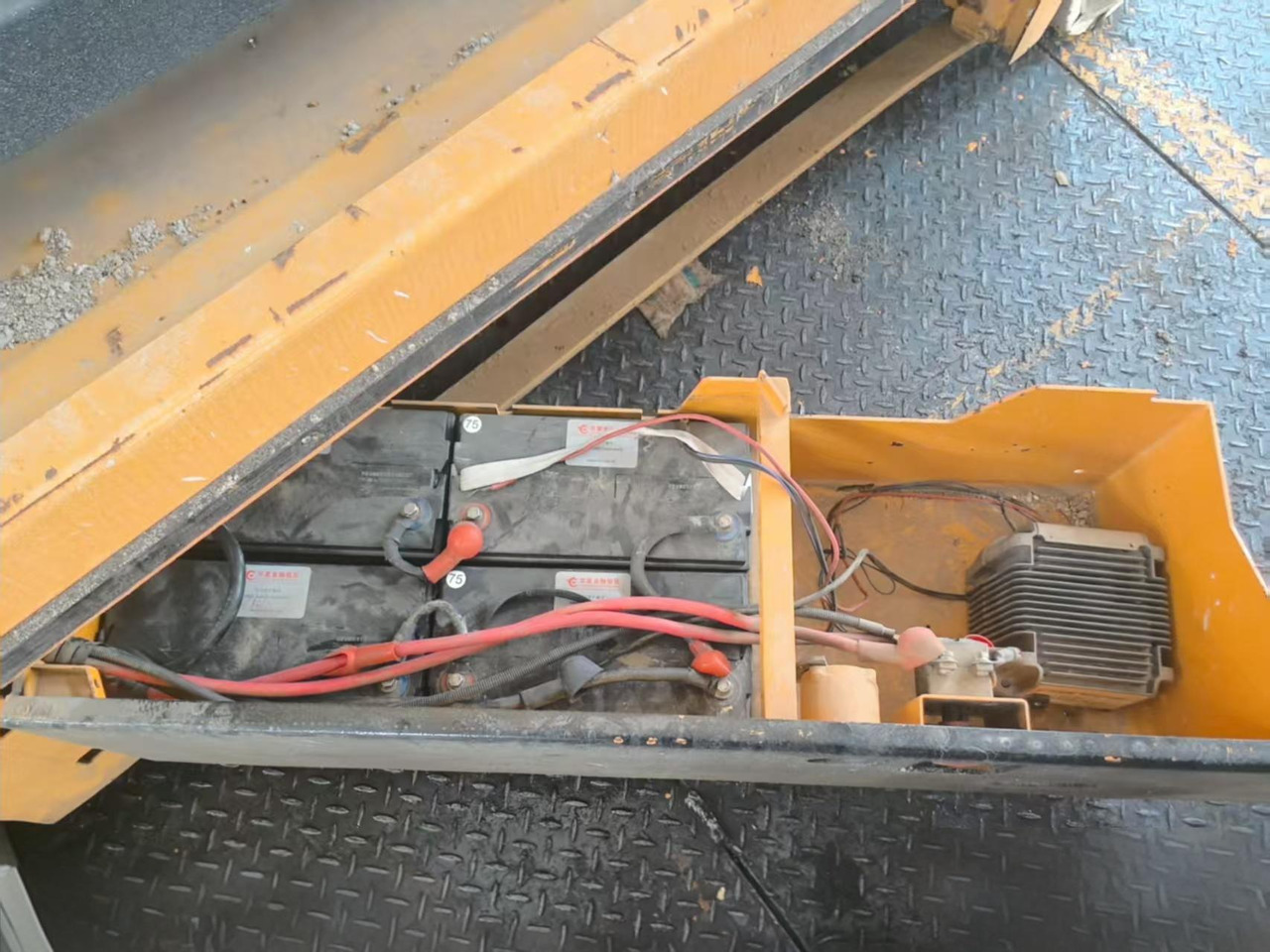 XCMG GTJZ1412 14m diesel used scissor lift portable work platform - Ψαλιδωτό ανυψωτικό: φωτογραφία 4 XCMG GTJZ1412 14m diesel used scissor lift portable work platform - Ψαλιδωτό ανυψωτικό: φωτογραφία 4