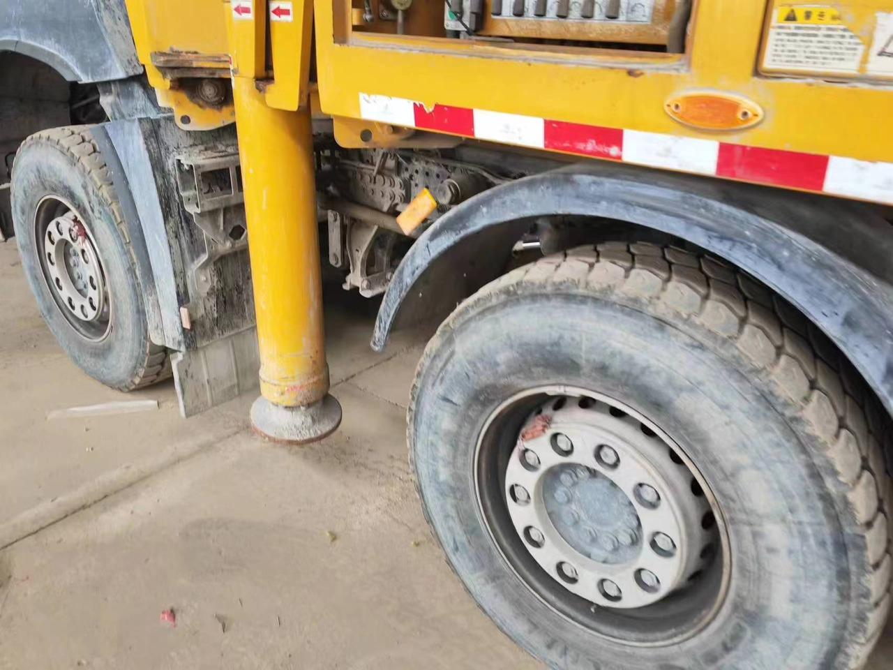 XCMG HB62V Used Swching Concrete Pump Boom Truck in Good Condition - Αντλία σκυροδέματος: φωτογραφία 5 XCMG HB62V Used Swching Concrete Pump Boom Truck in Good Condition - Αντλία σκυροδέματος: φωτογραφία 5