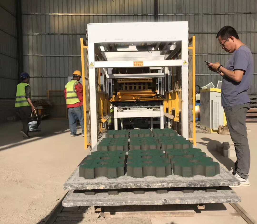 XCMG MM10-15 Hydraform Interlocking Brick Machine Block Making Machine in Nigeria Kenya South Africa - Μηχάνημα κατασκευής τσιμεντόλιθων: φωτογραφία 2 XCMG MM10-15 Hydraform Interlocking Brick Machine Block Making Machine in Nigeria Kenya South Africa - Μηχάνημα κατασκευής τσιμεντόλιθων: φωτογραφία 2