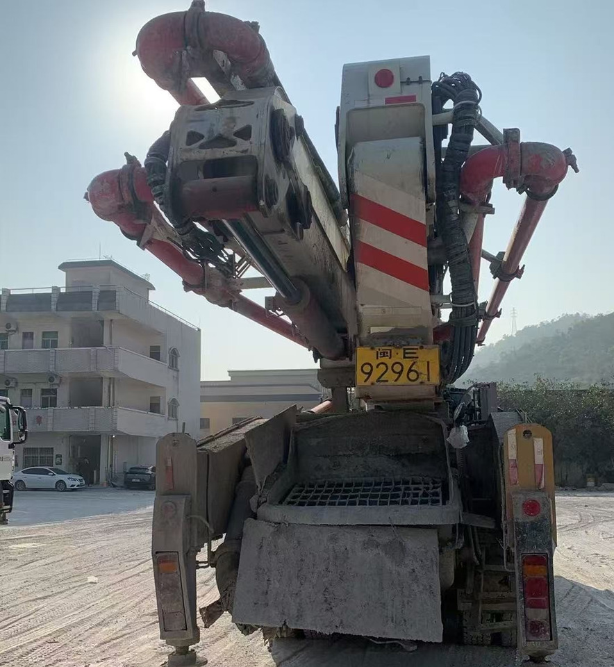 XCMG Manufacturer China Concrete Pump Truck HB52V 52m Used Cement Pump Truck Price For Sale - Αντλία σκυροδέματος: φωτογραφία 4 XCMG Manufacturer China Concrete Pump Truck HB52V 52m Used Cement Pump Truck Price For Sale - Αντλία σκυροδέματος: φωτογραφία 4