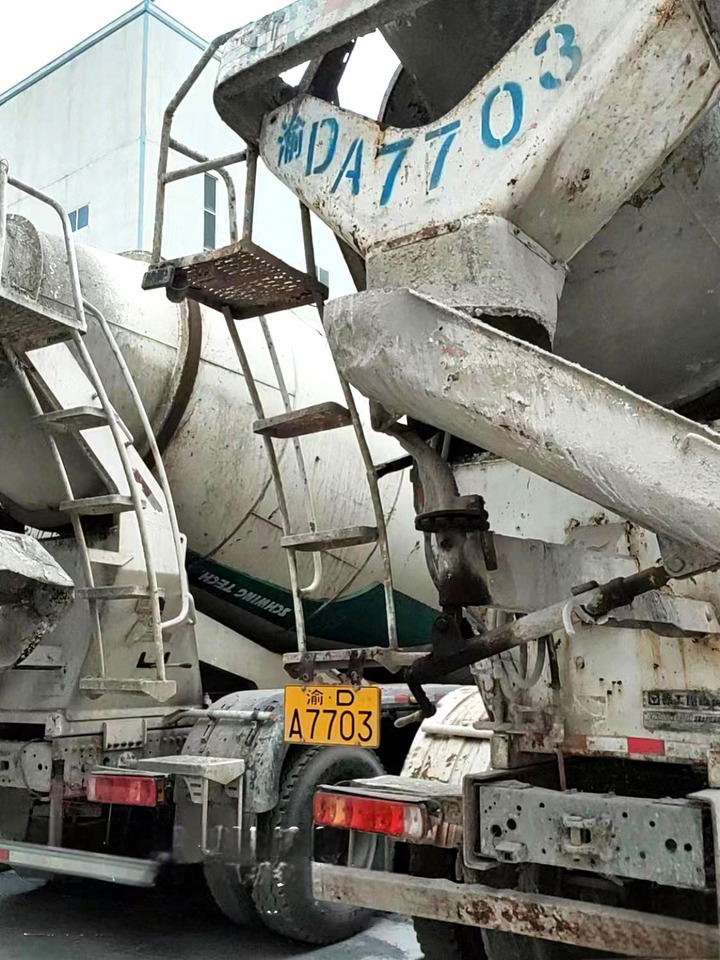 XCMG Manufacturer Used Cement Mixer Truck G4804B 12m³ Truck-mounted Concrete Mixer Truck - Μπετονιέρα φορτηγό: φωτογραφία 4 XCMG Manufacturer Used Cement Mixer Truck G4804B 12m³ Truck-mounted Concrete Mixer Truck - Μπετονιέρα φορτηγό: φωτογραφία 4