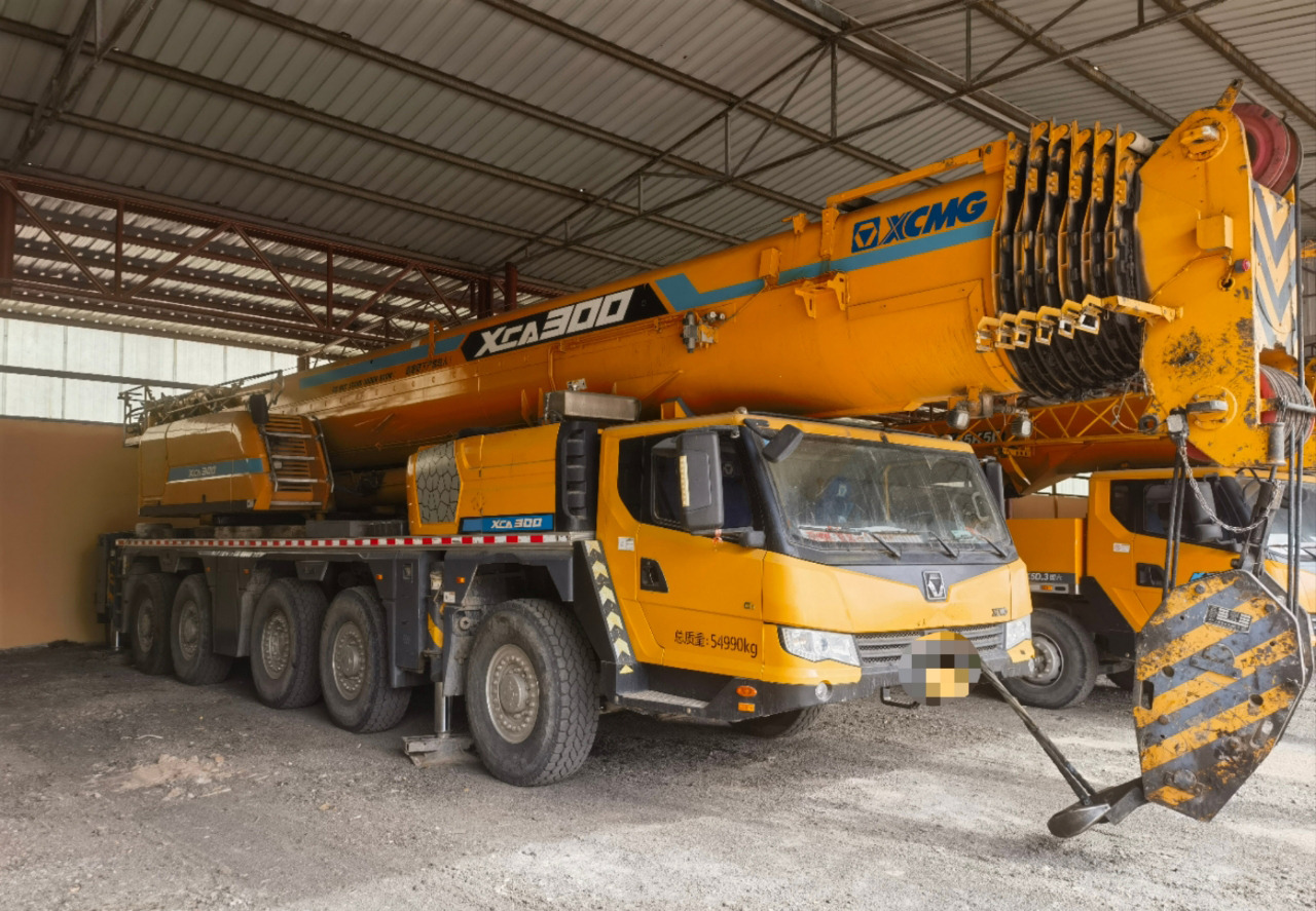 XCMG Official Second Hand 220 Ton Mobile Crane XCA220 Lifting All Terrain Crane Cheap Price - Γερανός παντός εδάφους: φωτογραφία 2 XCMG Official Second Hand 220 Ton Mobile Crane XCA220 Lifting All Terrain Crane Cheap Price - Γερανός παντός εδάφους: φωτογραφία 2