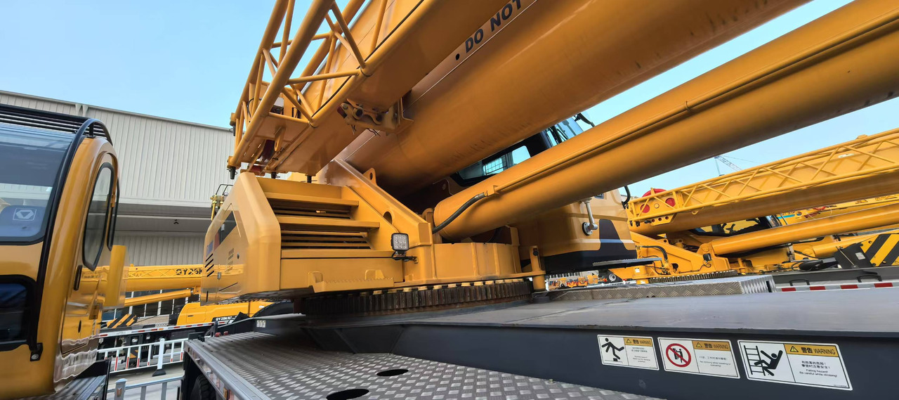 XCMG Official Second Hand Hydraulic Truck Crane QY75K 75ton Mobile Crane For Sale - Τηλεσκοπικός γερανός: φωτογραφία 4 XCMG Official Second Hand Hydraulic Truck Crane QY75K 75ton Mobile Crane For Sale - Τηλεσκοπικός γερανός: φωτογραφία 4