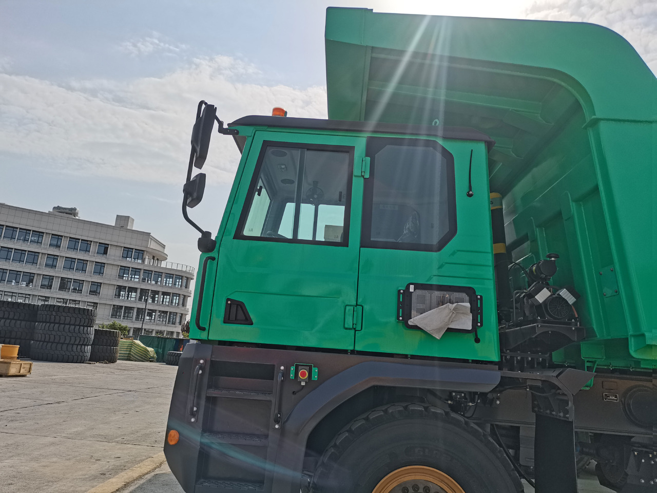 XCMG Official Used Dump Trucks 6x4 XDR80TE 72 Ton China Tipper Trucks For Sale - Ανατρεπόμενο όχημα: φωτογραφία 4 XCMG Official Used Dump Trucks 6x4 XDR80TE 72 Ton China Tipper Trucks For Sale - Ανατρεπόμενο όχημα: φωτογραφία 4