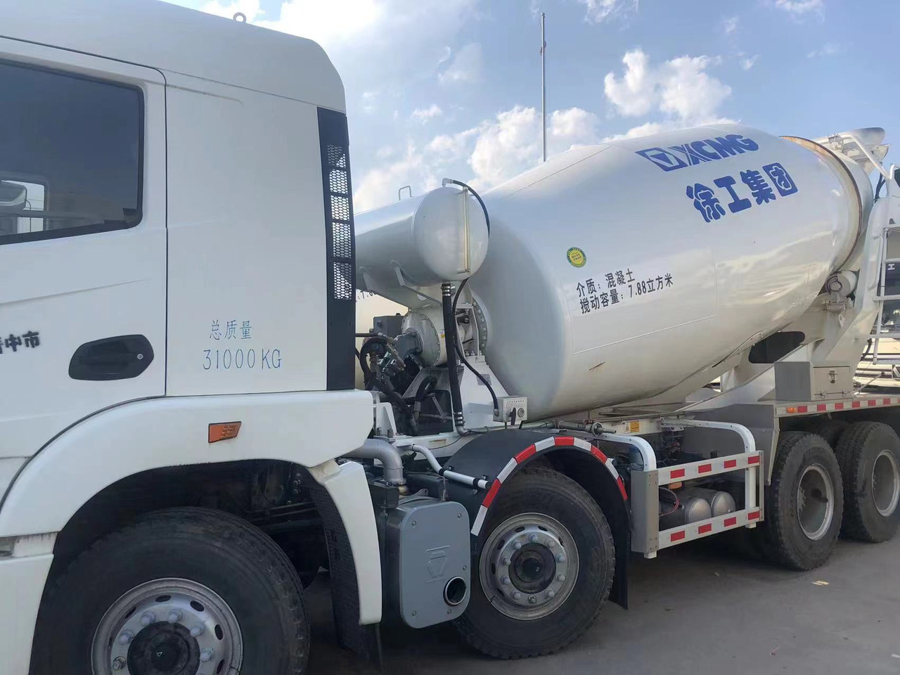 XCMG SCHWING UsedCement Mixing Machine 12m3 Diesel Sand Cement Truck G12V with Best Price - Μπετονιέρα φορτηγό: φωτογραφία 4 XCMG SCHWING UsedCement Mixing Machine 12m3 Diesel Sand Cement Truck G12V with Best Price - Μπετονιέρα φορτηγό: φωτογραφία 4