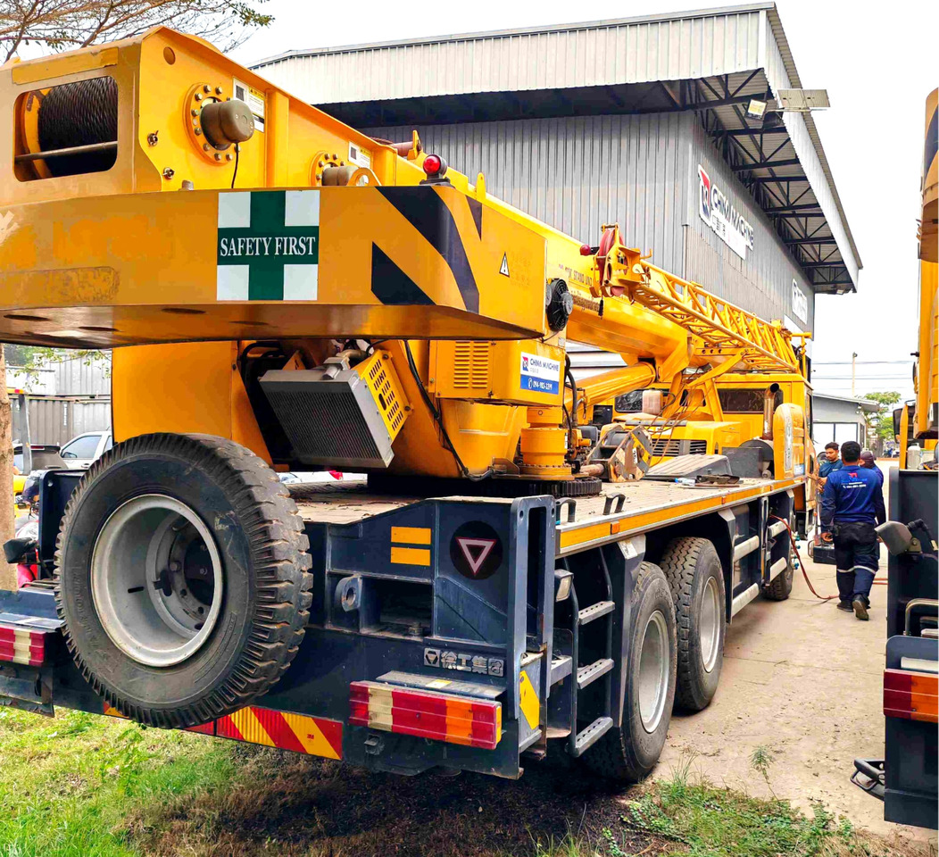 XCMG XCT16_Y 16ton mobile drive 4-Section Telescopic Crane truck - Τηλεσκοπικός γερανός: φωτογραφία 3 XCMG XCT16_Y 16ton mobile drive 4-Section Telescopic Crane truck - Τηλεσκοπικός γερανός: φωτογραφία 3