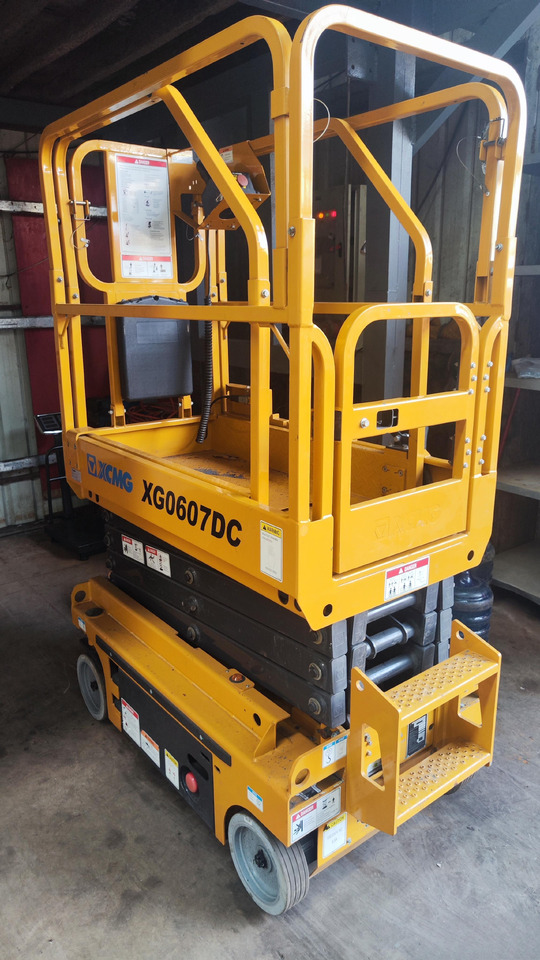 XCMG XG0607DC 6m diesel wheeled scissor lift for sale - Ψαλιδωτό ανυψωτικό: φωτογραφία 3 XCMG XG0607DC 6m diesel wheeled scissor lift for sale - Ψαλιδωτό ανυψωτικό: φωτογραφία 3