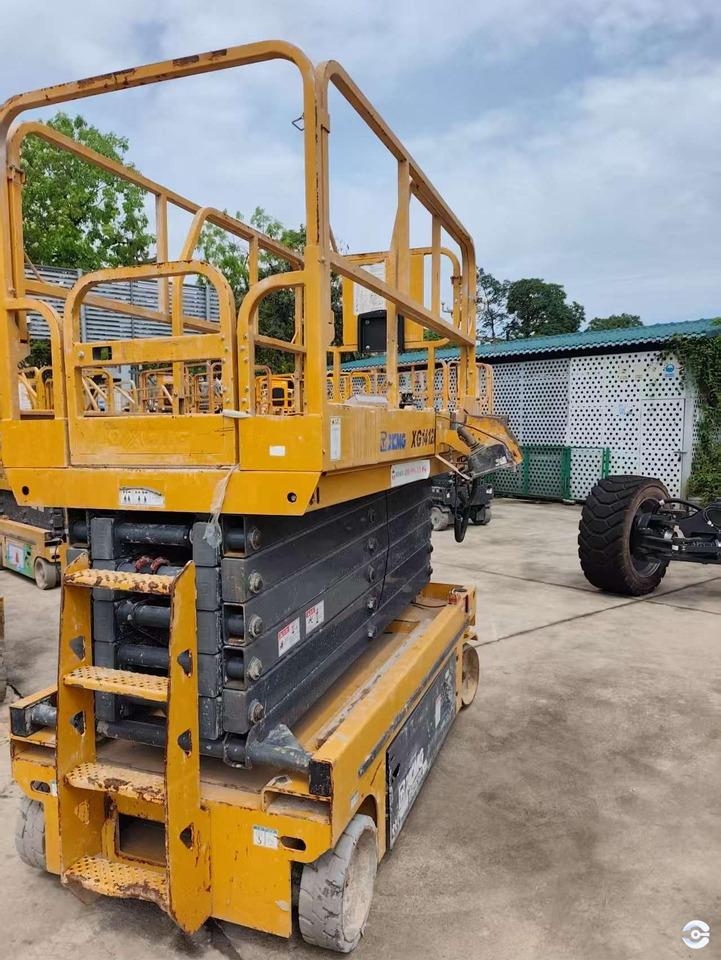 XCMG XG1412HA-Li battery electric mobile scissor lift 14m price - Ψαλιδωτό ανυψωτικό: φωτογραφία 5 XCMG XG1412HA-Li battery electric mobile scissor lift 14m price - Ψαλιδωτό ανυψωτικό: φωτογραφία 5