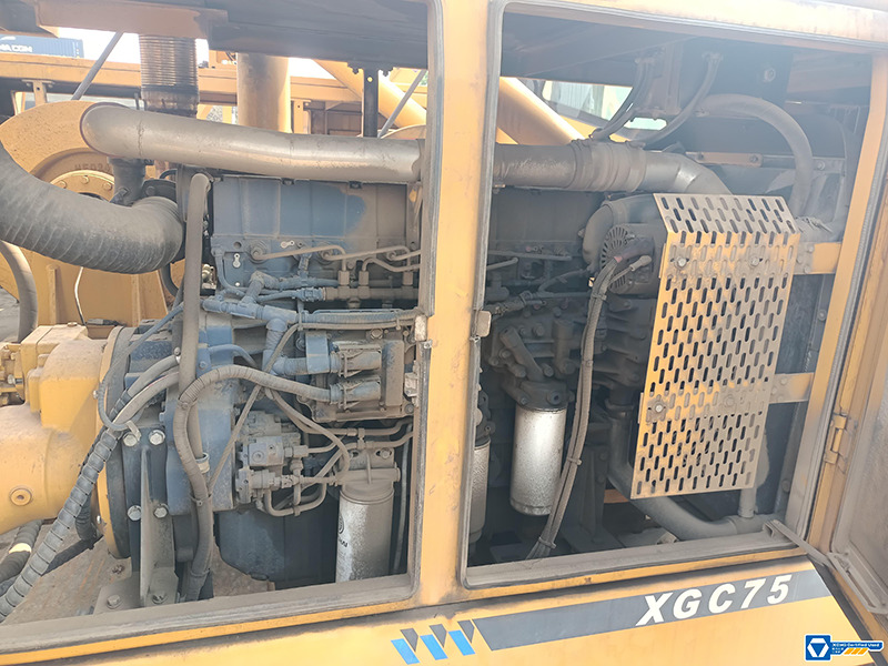 XCMG XGC75 small used 75ton crwler crane mobile with with Main Boom 58m - Ερπυστριοφόρος γερανός: φωτογραφία 4 XCMG XGC75 small used 75ton crwler crane mobile with with Main Boom 58m - Ερπυστριοφόρος γερανός: φωτογραφία 4